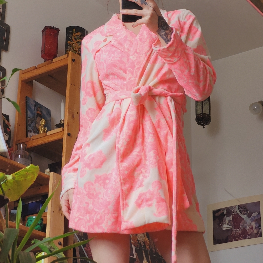 Betsey Johnson Robe Ribbon Bows Neon Pink Cream Floral Robe - Size M - Picture 2 of 9